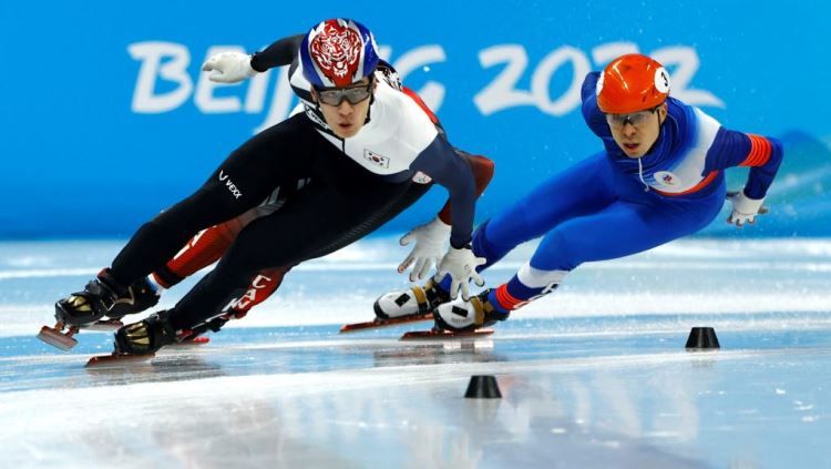 Speed skating di Olimpiade Beijing 2022. Foto: REUTERS/Evgenia Novozhenina. Copyright: © REUTERS/Evgenia Novozhenina