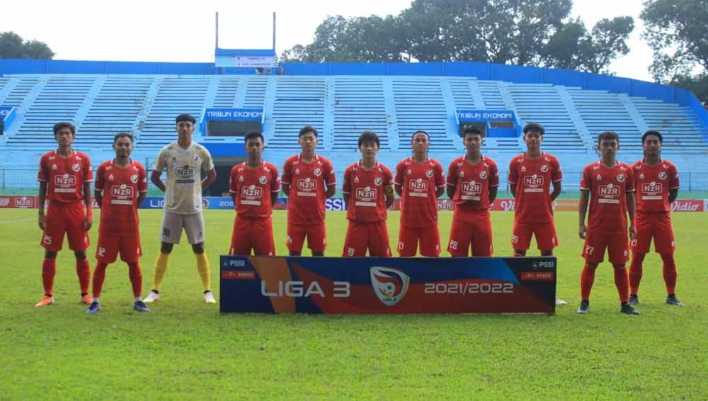 Dipastikan gagal penuhi target promosi ke Liga 1, NZR Sumbersari FC yang  merupakan juara Liga 3 Jatim mengambil pelajaran penting. Copyright: © Skuat NZR Sumbersari