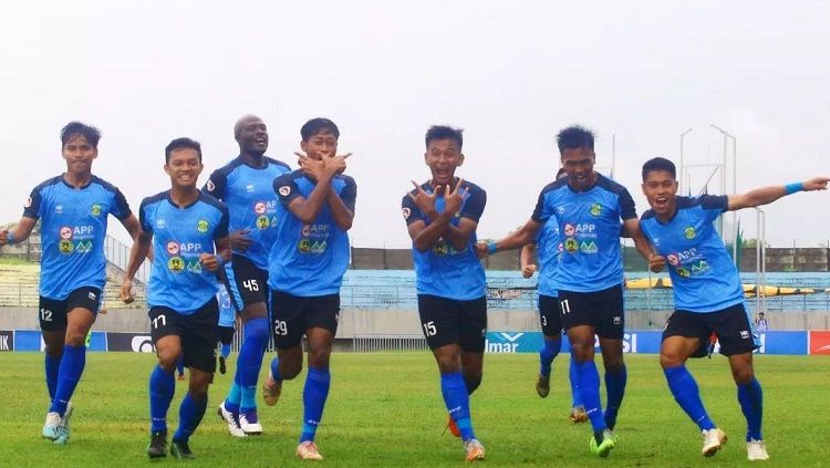 Selebrasi pemain PS Siak usai mencetak gol dalam pertandingan Liga 3 2021. Copyright: © Media PS Siak