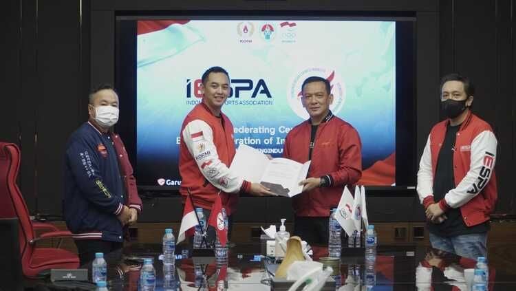 Ketua Umum IESPA, Ibnu Riza dan Ketua Harian PBESI, Bambang Sunarwibowo. Copyright: © Rilis UniPin