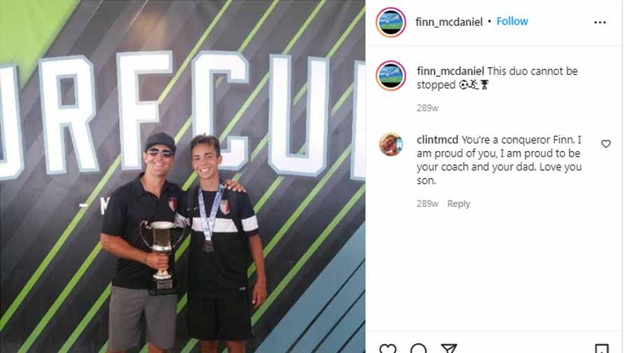 Pemain Timnas Filipina U-23, Griffin McDaniel, saat bersama ayahnya. Foto: Instagram@finn_mcdaniel. Copyright: © Instagram@finn_mcdaniel