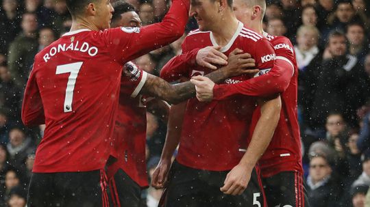 Selebrasi para pemain Manchester United usai cetak gol ke gawang Leeds United di Liga Inggris. Copyright: © REUTERS/Russell Cheyne