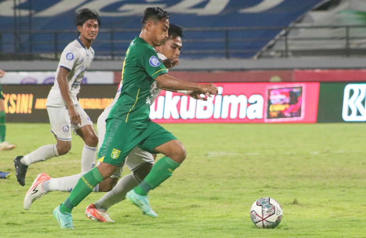 Persebaya vs Arema FC Copyright: © Nofik Lukman Hakim/INDOSPORT