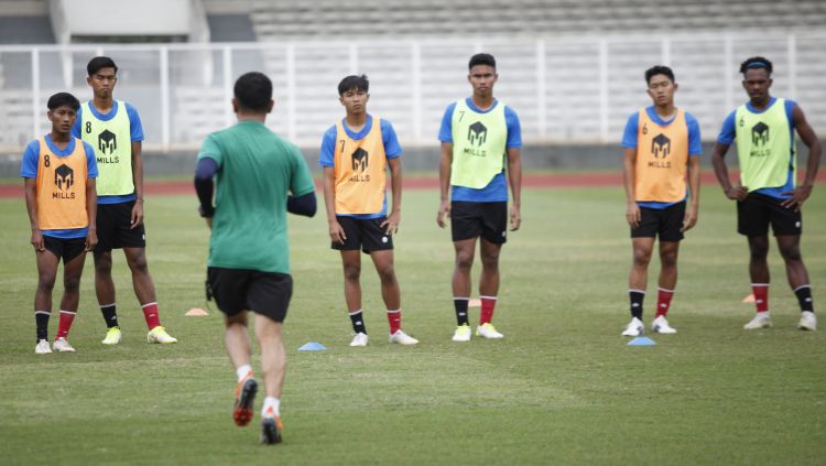 Latihan Timnas Indonesia U-19 sebelum berangkat TC ke Korea Selatan sebagai persiapan Piala Dunia U-20 2023 di Stadion Madya Senayan, Rabu (02/03/22). Copyright: © Herry Ibrahim/INDOSPORT