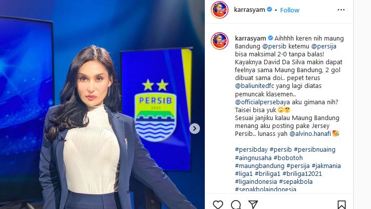 Presenter olahraga berparas cantik, Karra Syam, dibuat terharu saat melihat aksi supporter timnas Jepang memunguti sampah di tribun perhelatan Piala Dunia 2022. Copyright: © INSTAGRAM/karrasyam