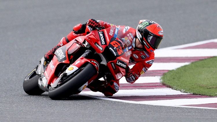 Berikut jadwal MotoGP Spanyol hari ini, Minggu (01/05/22) di mana Fabio Quartararo berupaya mencegah Francesco Bagnaia mendapatkan kemenangan perdana.(Foto: REUTERS/Ibraheem Al Omari) Copyright: © REUTERS/Ibraheem Al Omari