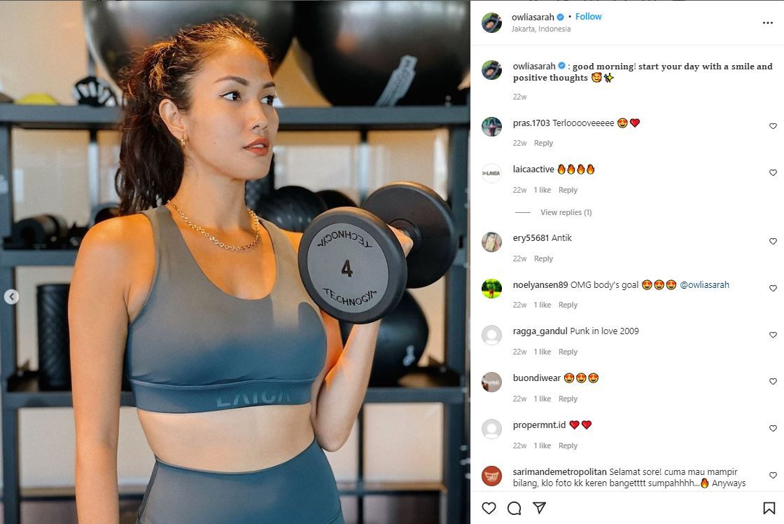 Aktris sekaligus model cantik, Aulia Sarah, semakin giat berolahraga demi memiliki perut rata dan tubuh kencang. Copyright: © Instagram/ owliasarah