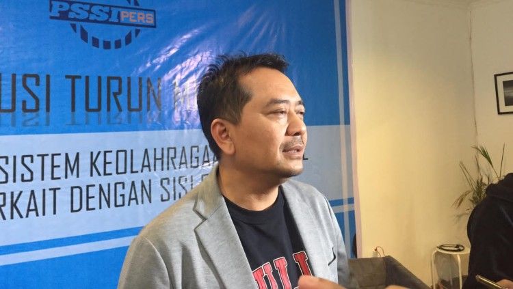 Ketua Komisi X DPR RI, Syaiful Huda menjelaskan, undang-undang tentang Keolahragaan, yang disahkan pada 15 Februari 2022 bisa membantu, melindungi dan memprioritaskan suporter. Copyright: © Petrus Manus Da Yerimon/INDOSPORT