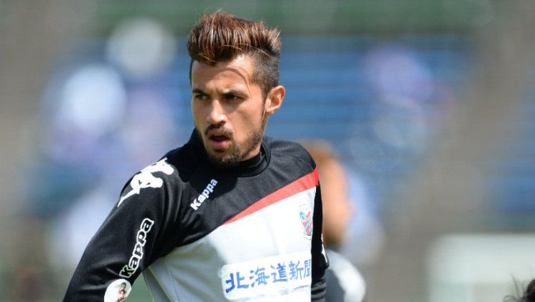 Stefano Lilipaly saat bermain di J. League Copyright: © J. League