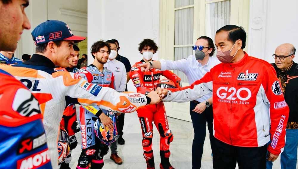 Para pebalap MotoGP saat bertemu Presiden Jako Widodo di Istana Negara, Jakarta, Rabu (16/03/22). Foto: Biro Pers, Media dan Informasi Sekretariat Presiden Copyright: © Biro Pers, Media dan Informasi Sekretariat Presiden