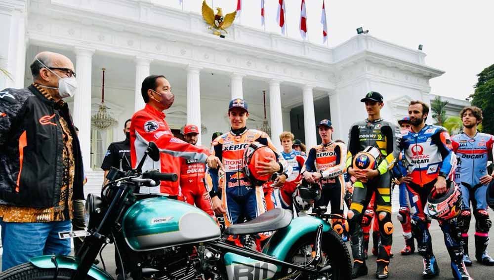 Para pebalap MotoGP saat bertemu Presiden Jako Widodo di Istana Negara, Jakarta, Rabu (16/03/22). Foto: Biro Pers, Media dan Informasi Sekretariat Presiden Copyright: © Biro Pers, Media dan Informasi Sekretariat Presiden