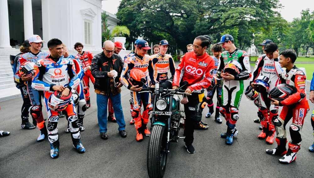 Para pebalap MotoGP saat bertemu Presiden Jako Widodo di Istana Negara, Jakarta, Rabu (16/03/22). Foto: Biro Pers, Media dan Informasi Sekretariat Presiden Copyright: © Biro Pers, Media dan Informasi Sekretariat Presiden