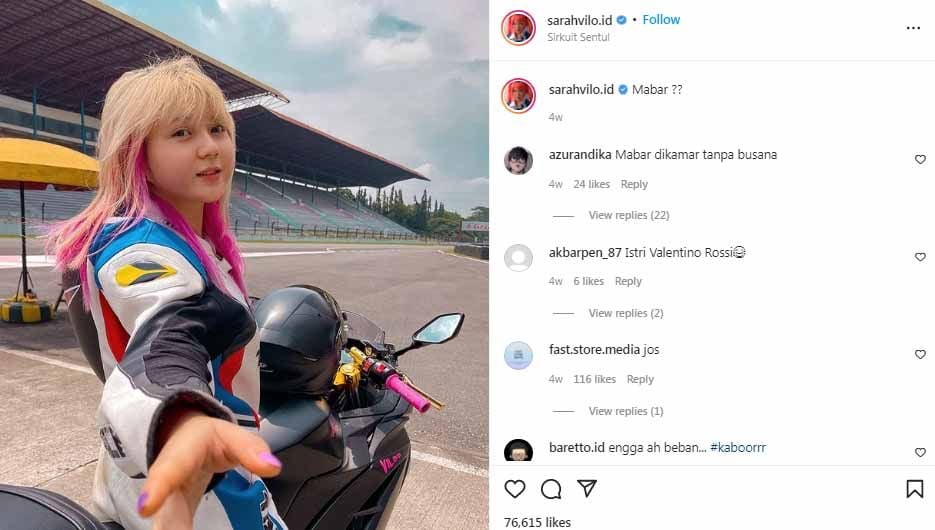 Gamers cantik asal Indonesia, Sarah Viloid terlihat ‘jajal’ motor pembalap internasional milik Alex Marquez yang berpartisipasi di perhelatan MotoGP Mandalika. Copyright: © Instagram@sarahvilo.id