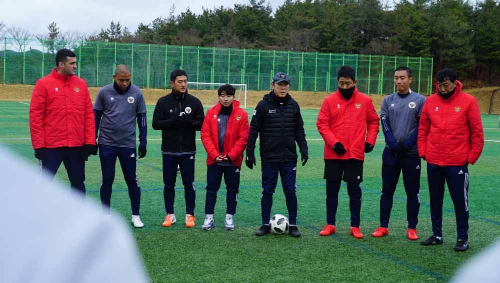 Latihan perdana Timnas U-19 di Kota Yeongdeok, Korea Selatan. Foto: PSSI Copyright: © PSSI