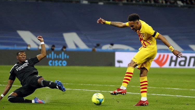 Pierre-Emerick Aubameyang di laga Liga Spanyol Real Madrid vs Barcelona (Foto: REUTERS/Javier Barbancho) Copyright: © REUTERS/Javier Barbancho