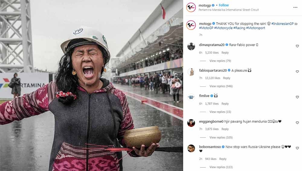 MotoGP dibuat terheran-heran dengan kehebatan Rara Istiati Wulandari yang melakukan ritual 'mengusir' hujan di Sirkuit Mandalika pada Minggu (20/03/22). Copyright: © Instagram@motogp