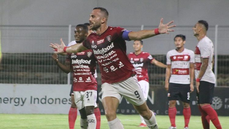 Selebrasi Ilija Spasojevic.di Laga Madura United vs Bali United (Nofik Lukman Hakim/INDOSPORT) Copyright: © Nofik Lukman Hakim/INDOSPORT