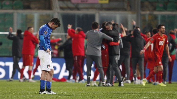 Alessandro Florenzi terpukul usai Italia dikalahkan Makedonia Utara di Playoff Kualifikasi Piala Dunia (REUTERS/Guglielmo Mangiapane) Copyright: © REUTERS/Guglielmo Mangiapane