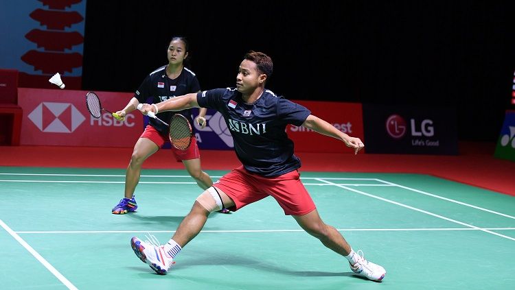 Berjalannya game penentuan babak 32 besar Malaysia Masters 2022 antara Rehan Naufal Kusharjanto/Lisa Ayu Kusumawati vs Dechapol Puavaranukroh/Sapsiree Taerattanachai. Copyright: © Humas PP PBSI