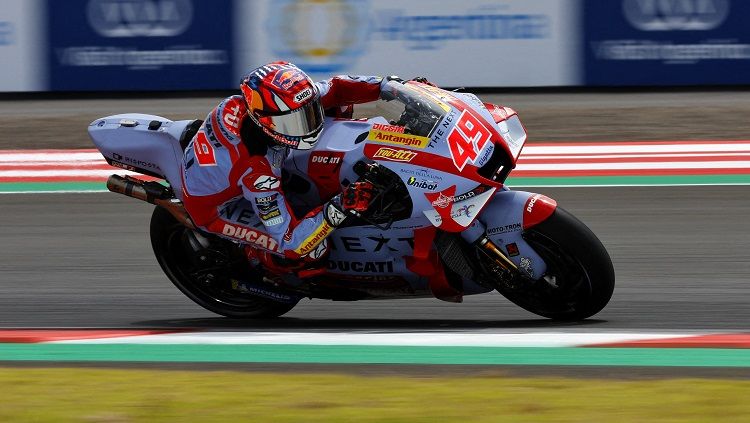 Brand kesehatan asal Indonesia, Antangin, bakal mejeng di baju balap dan motor milik Alex Marquez dari Gresini Racing, pada gelaran MotoGP 2023 nanti. (Foto: REUTERS/Willy Kurniawan) Copyright: © REUTERS/Willy Kurniawan