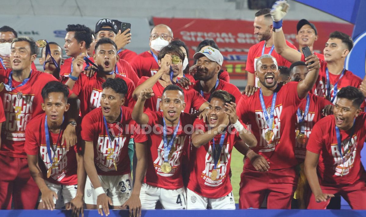 Bali United berhasil menjadi juraa Liga 1 musim 2021/2022. Copyright: © Nofik Lukman Hakim/INDOSPORT