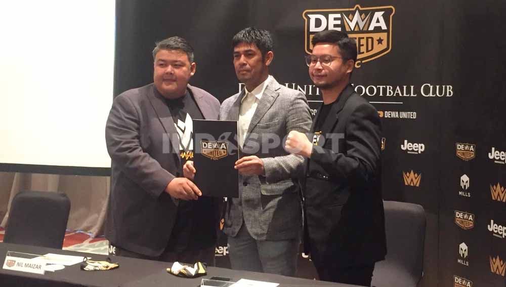 Perkenalan Nilmaizar, pelatih baru Dewa United. Foto: Da'Yerimon/Indosport.com Copyright: © Da'Yerimon/Indosport.com