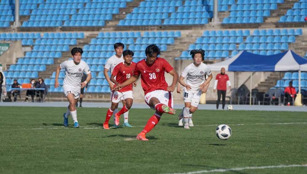 Timnas Indonesia U-19 raih kemenangan saat uji coba lawan Kyungil University 2-1. Copyright: © PSSI