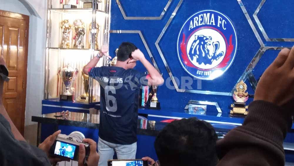 Gelandanga anyar Arema FC, Evan Dimas Darmono sedikit bercerita perihal nomor punggung 6 yang selama ini identik tersemat pada jerseynya di Liga 1. Copyright: © Ian Setiawan/Indosport.com