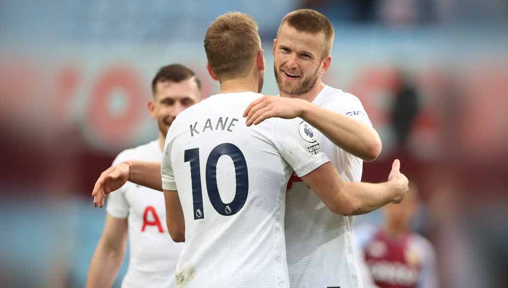 Selebrasi pemain Tottenham Hotspur, Harry Kane merayakan kemenangan dengan Eric Dier asas Aston Villa di Liga Inggris, Minggu (10/04/22). Foto: Reuters/Molly Darlington Copyright: © Reuters/Molly Darlington