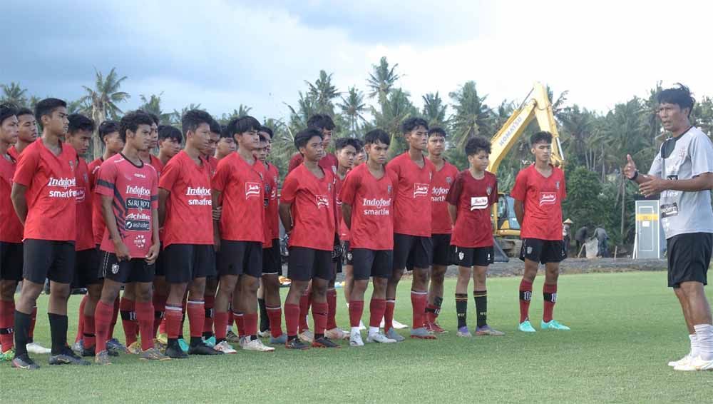 Bali United Youth saat berlatih di Training Ground. Foto: Bali United Copyright: © Bali United