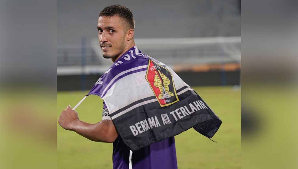 Arthur Felix termasuk 4 pemain bertahan yg dipertahankan Persik. Foto: MO Persik Copyright: © MO Persik