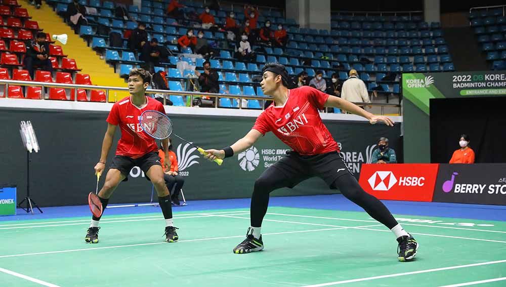 Ganda putra Indonesia, Bagas Maulana/Muhammad Shohibul Fikri, mengantongi hadiah sejumlah uang yang tak sedikit meski gagal menembus semifinal Korea Masters. Foto: PBSI Copyright: © PBSI