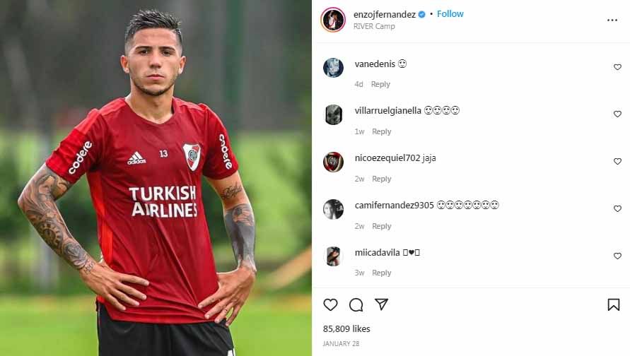 Manchester United melihat Enzo Fernandez sebagai kandidat tepat untuk mengisi lini tengah mereka musim depan dan siap merekrutnya di bursa transfer musim panas.Foto: Instagram@enzojfernandez Copyright: © Instagram@enzojfernandez