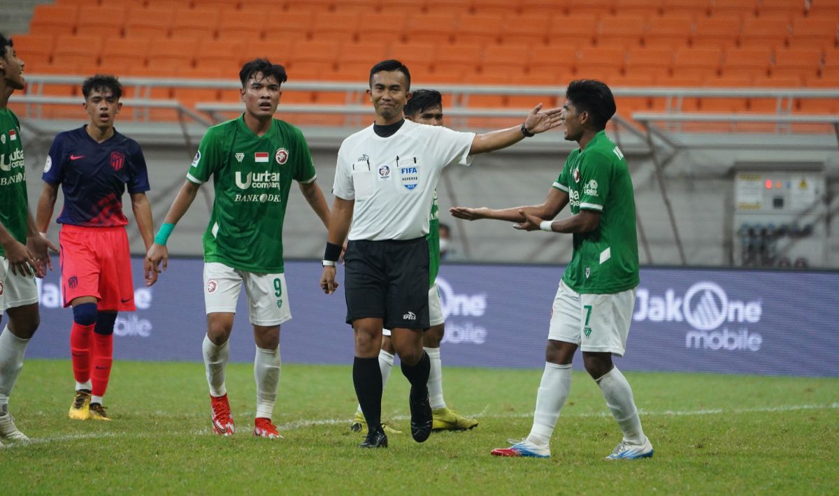 Indonesia All Star dikalahkan Atletico Madrid U-18 dengan skor 1-2 pada laga ketiga turnamen International Youth Championship (IYC) 2022 di Stadion JIS, Minggu (17/04/22). Foto: Official Photo IYC 2022 Copyright: © Official Photo IYC 2022