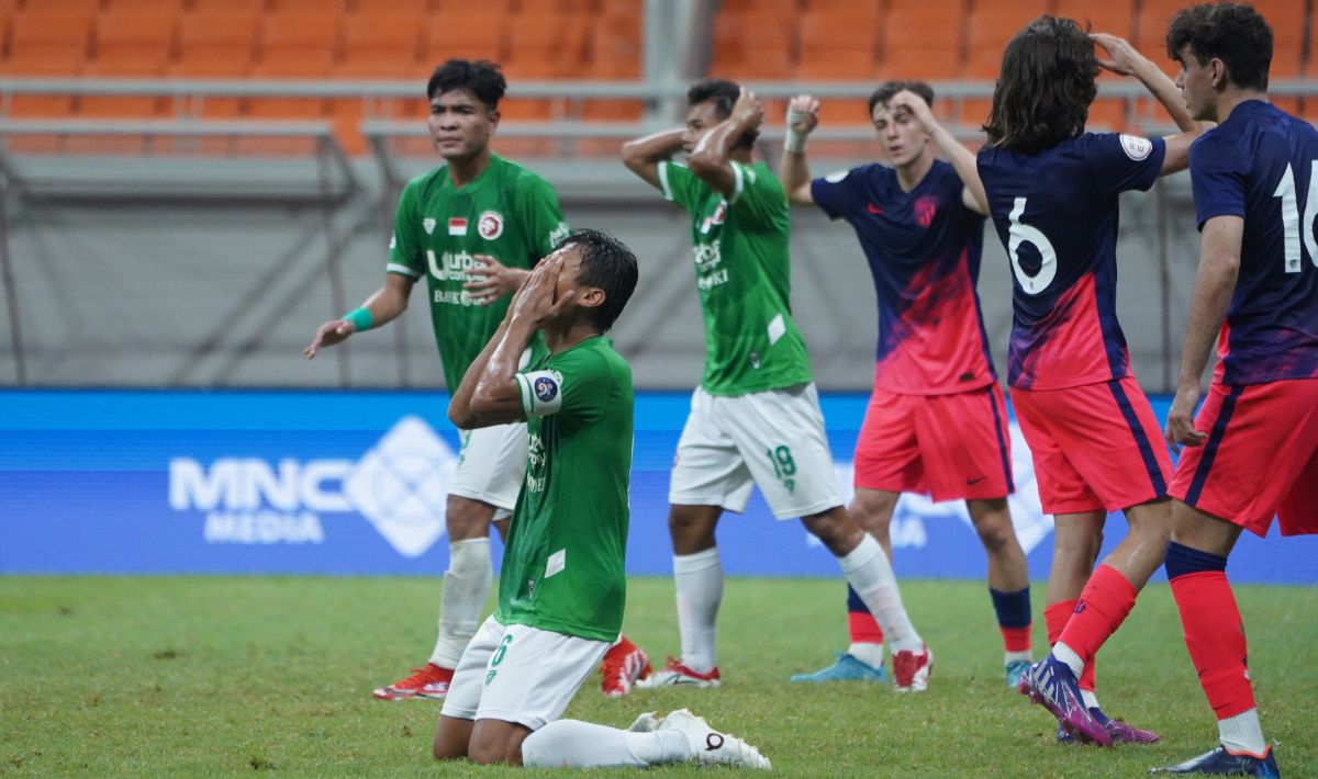 Indonesia All Star dikalahkan Atletico Madrid U-18 dengan skor 1-2 pada laga ketiga turnamen International Youth Championship (IYC) 2022 di Stadion JIS, Minggu (17/04/22). Foto: Official Photo IYC 2022 Copyright: © Official Photo IYC 2022