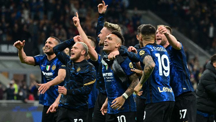 Pemain Inter Milan merayakan setelah pertandingan REUTERS-Alberto Lingria Copyright: © REUTERS-Alberto Lingria