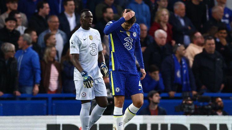 Andreas Christensen dan Edouard Mendy di laga Chelsea vs Arsenal (REUTERS/David Klein) Copyright: © REUTERS/David Klein