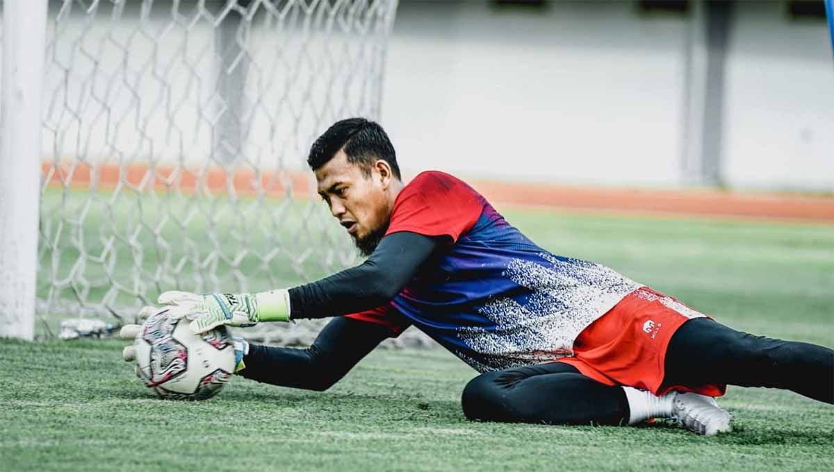 Deden Natshir, kiper Dewa United. Foto: Dewa United. Copyright: © Dewa United