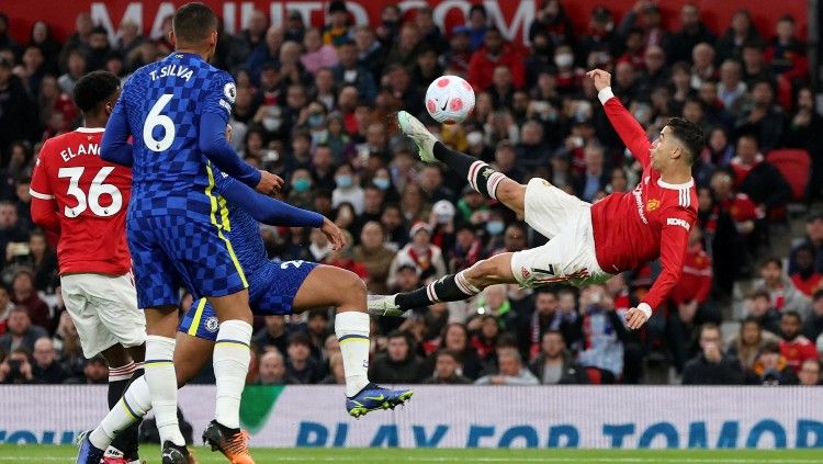 Aksi Cristiano Ronaldo di laga Man United vs Chelsea (29/04/22). (Foto: REUTERS/Phil Noble) Copyright: © REUTERS/Phil Noble