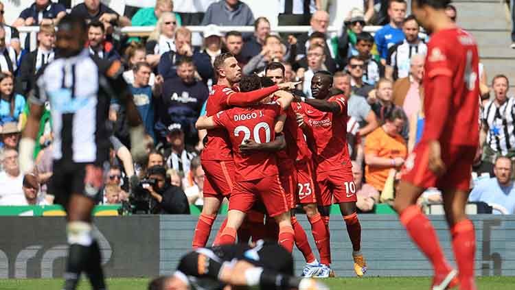 Selebrasi gol Naby Keita di laga Newcatsle United vs Liverpool dalam lanjutan Liga Inggris. Copyright: © REUTERS