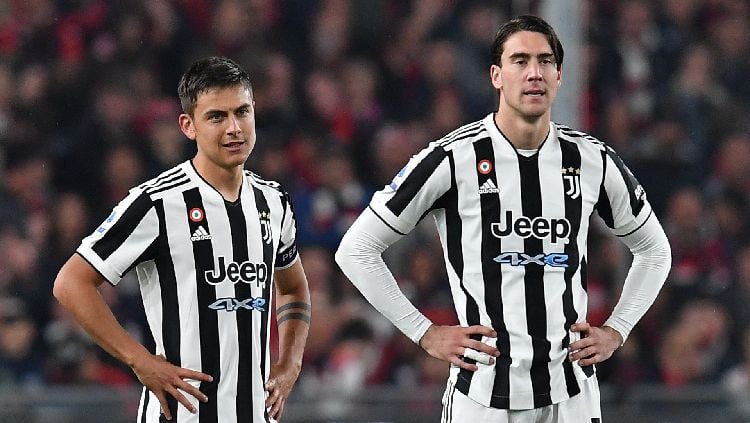 Reaksi pemain Juventus, Dusan Vlahovic dan Paulo Dybala REUTERS-Jennifer Lorenzini Copyright: © REUTERS-Jennifer Lorenzini