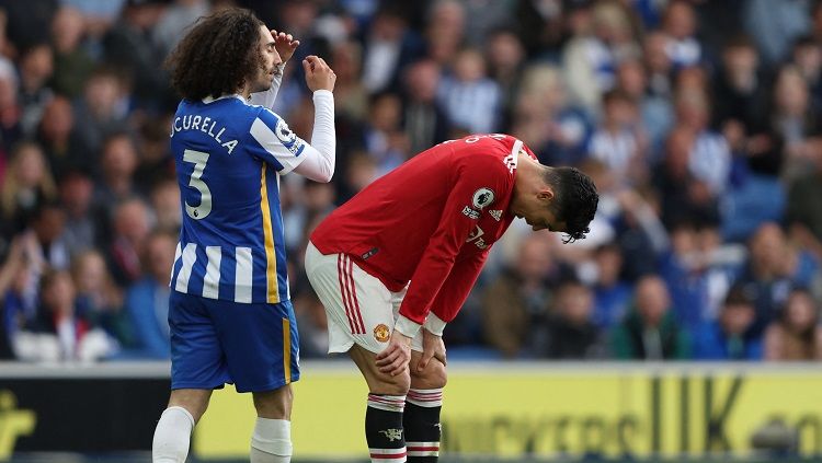 Cristiano Ronaldo dan para penggawa Manchester United harus merasakan pemotongan gaji usai target finis empat besar di Liga Inggris gagal tercapai musim ini. (REUTERS/Ian Walton) Copyright: © REUTERS/Ian Walton