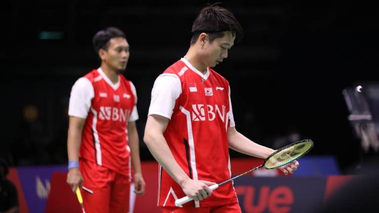 Mohammad Ahsan/Kevin Sanjaya Sukamuljo saat kalah dari Kang Minhyuk/Seo Seungjae dalam laga Thomas Cup 2022. Copyright: © PBSI