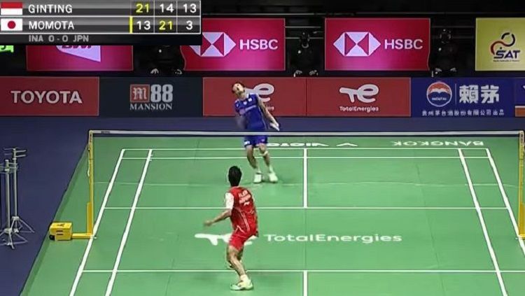 Indonesia vs Jepang di semifinal Piala Thomas 2022. Copyright: © BWF