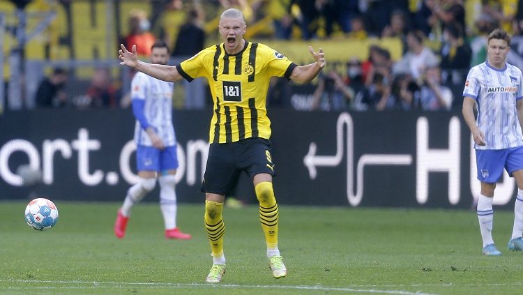 Berikut hasil pertandingan pekan terakhir Liga Jerman antara Borussia Dortmund vs Hertha Berlin, Sabtu (14/05/22). Erling Haaland bawa Dortmund menang di laga perpisahannya ini. (REUTERS/Leon Kuegeler ) Copyright: © REUTERS/Leon Kuegeler