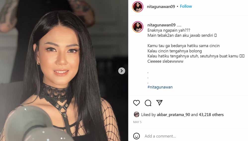 Model dan artis pendatang baru, Nita Gunawan, tampil cantik pakai dress di momen perayaan Imlek 2023. Kecantikan dan body goalsnya sampai dibilang spek bidadari. Copyright: © Instagram@nitagunawan09