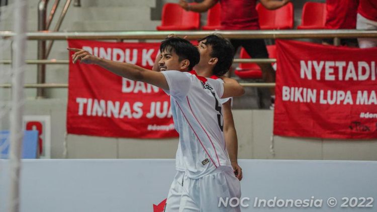 Timnas futsal Indonesia membantai tim Malaysia dengan skor telak 3-0 pada babak penyisihan SEA Games 2021 Vietnam di Ha Nam Gymnasium, Senin (16/5). Copyright: © NOC Indonesia/MP Media/Loius Figo