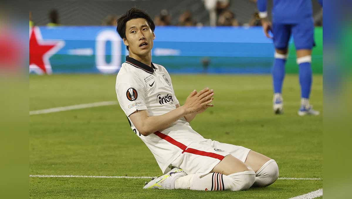 Daichi Kamada pada laga Final antara Eintracht Frankfurt v Rangers. Foto: REUTERS/Albert Gea Copyright: © REUTERS/Albert Gea