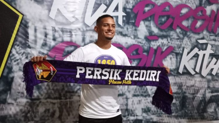 Renan Silva resmi bergabung dengan Persik Kediri untuk Liga 1 musim depan. Copyright: © Ian Setiawan/INDOSPORT