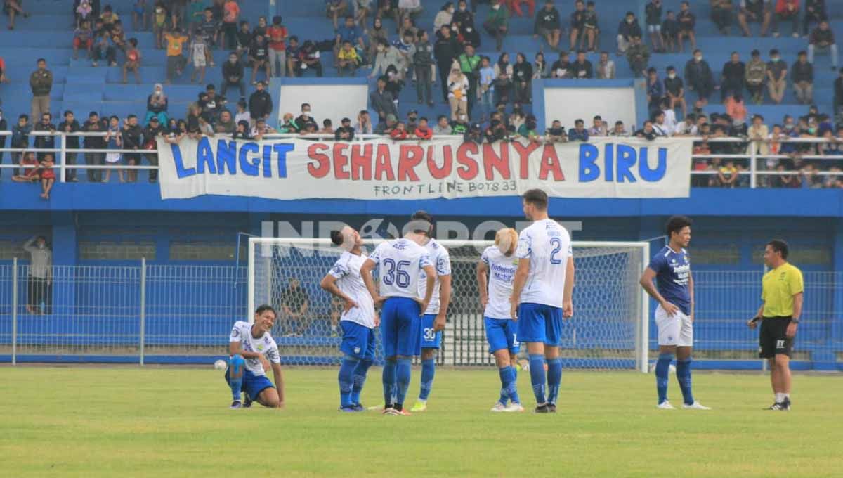 Bobotoh Persib Bandung. Foto: Arif Rahman/Indosport.com Copyright: © Arif Rahman/Indosport.com